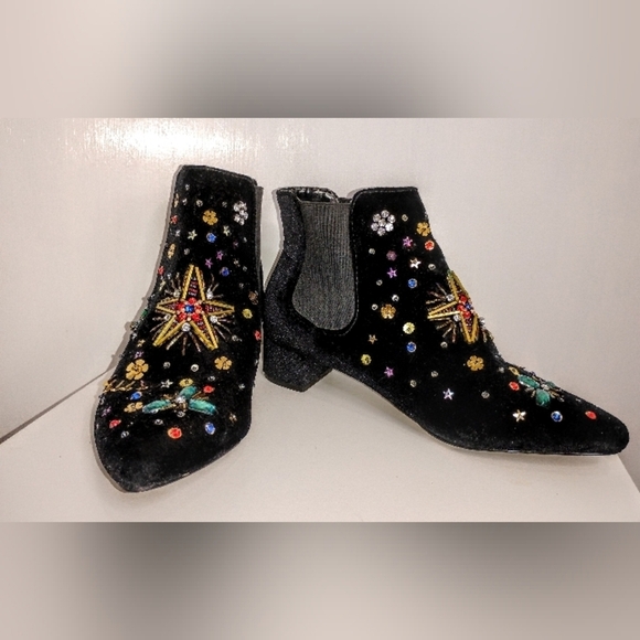 BLACK VELVET BETSEY JOHNSON JAX BOOTIES - Picture 3 of 11